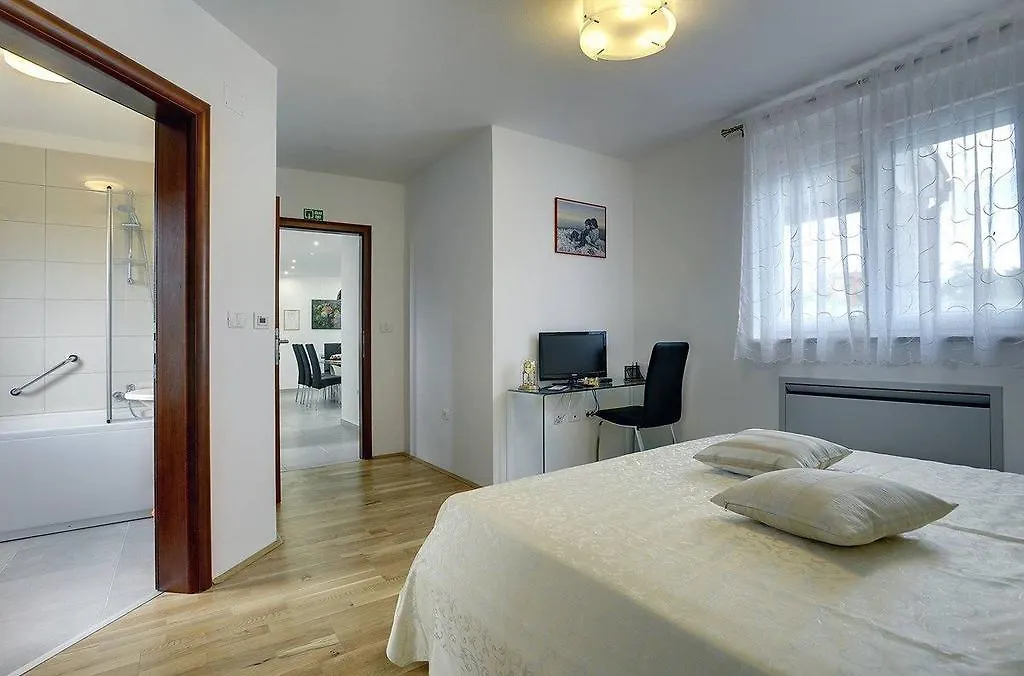 بيت للعطل Villa Delle Rondini كرينكا كرواتيا