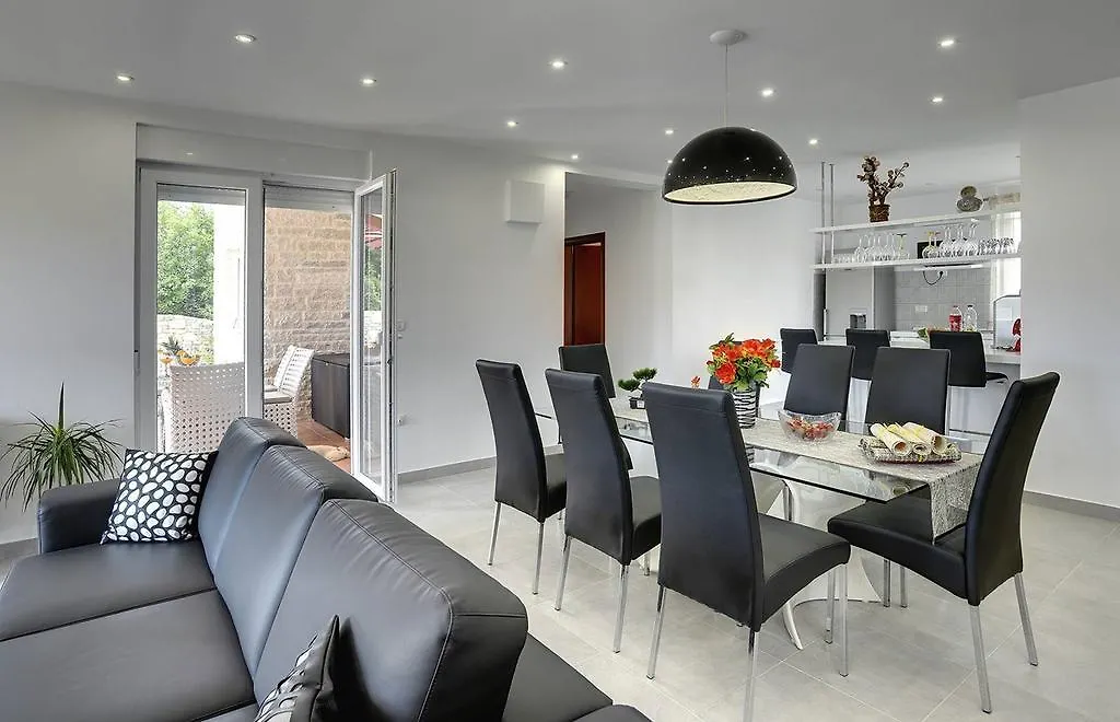 Villa Delle Rondini Krnica Holiday home